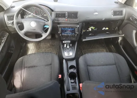 2004 Volkswagen Golf Gl z USA, uszkodzony, nr VIN 9BWFL61J144008074